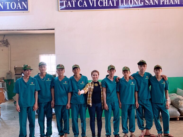 doi ngu nhan vien tra phuoc lac